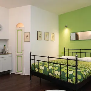 Trastevere Intimate Rome